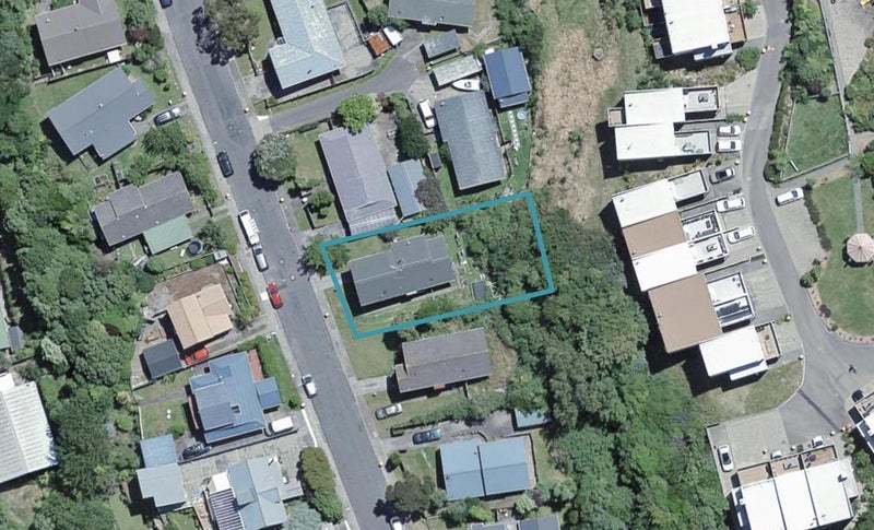 49 Hazlewood Avenue, Karori, Wellington - Carousel 1