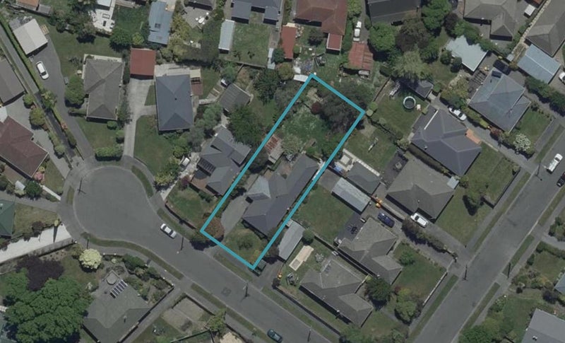 4 Merton Place, Bryndwr, Christchurch - Carousel 1
