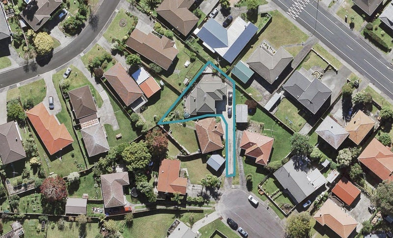 15A Foyle Place, Glendene, Auckland - Carousel 1