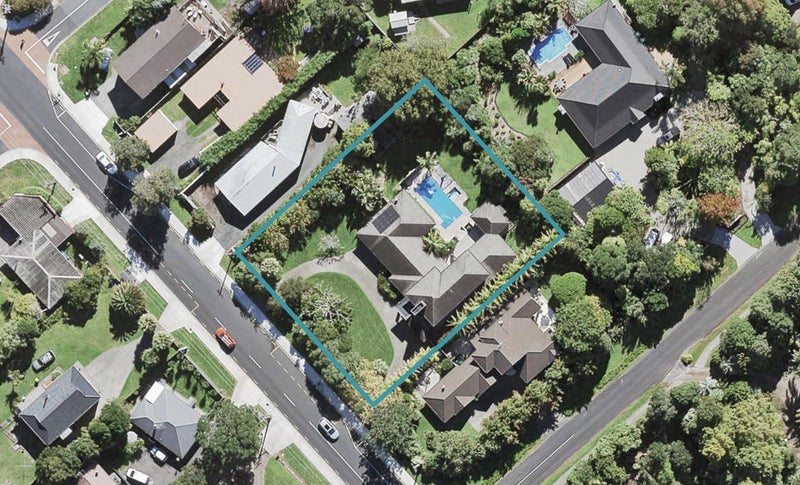 26 Tauhinu Road, Greenhithe, Auckland - Carousel 1