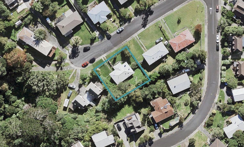 12 Sispara Place, Beach Haven, Auckland - Carousel 1