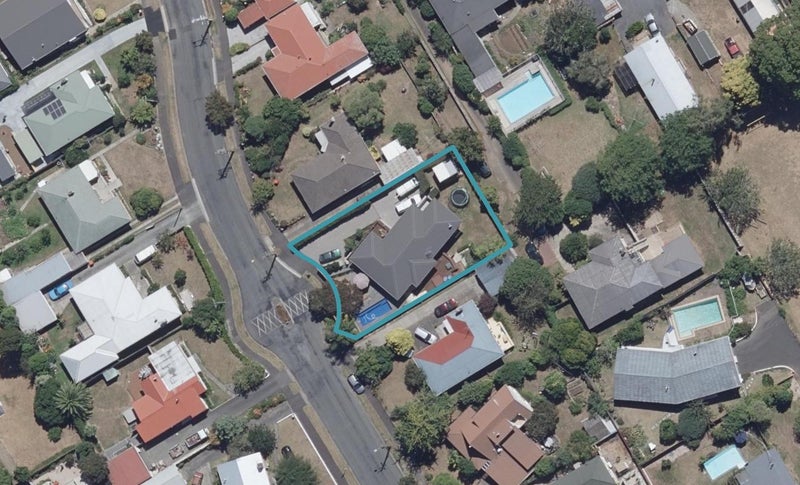 11 Johnsview Terrace, Hillcrest, Hamilton - Carousel 1