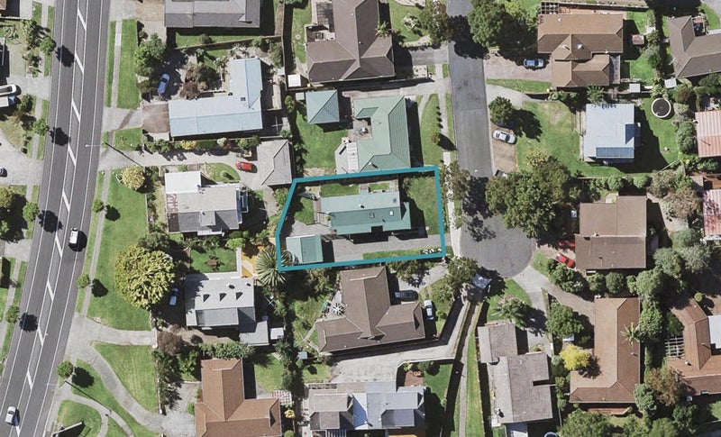 27 Parramatta Place, Botany Downs, Auckland - Carousel 1