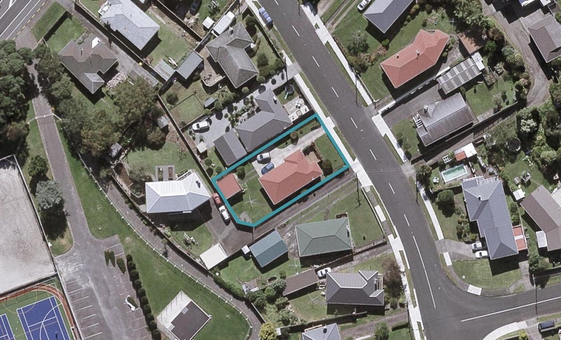 8 Belair Avenue, Blagdon, New Plymouth - Carousel 1
