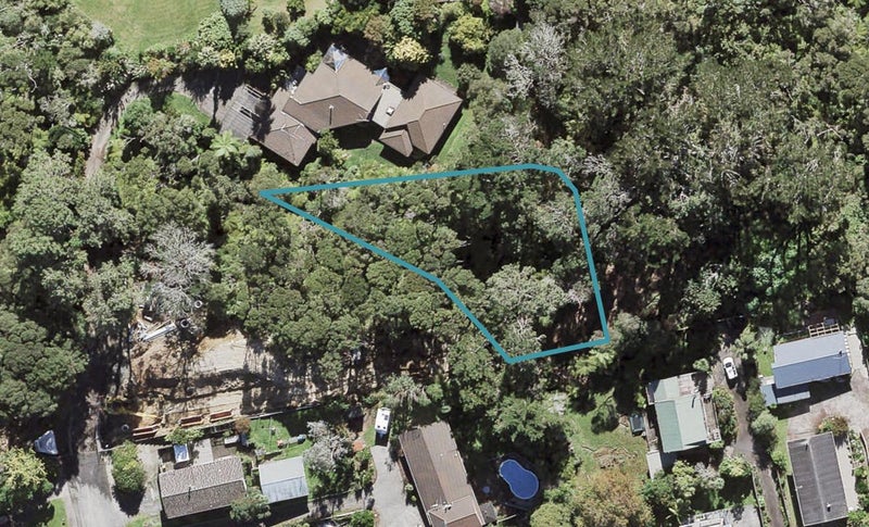 5 Happeace Lane, Titirangi, Auckland - Carousel 1