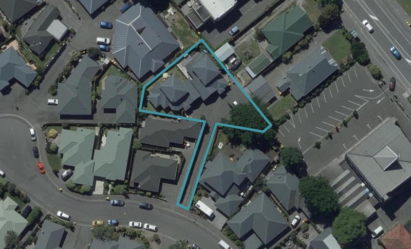 2/18 Parade Court, Addington, Christchurch - Carousel 1