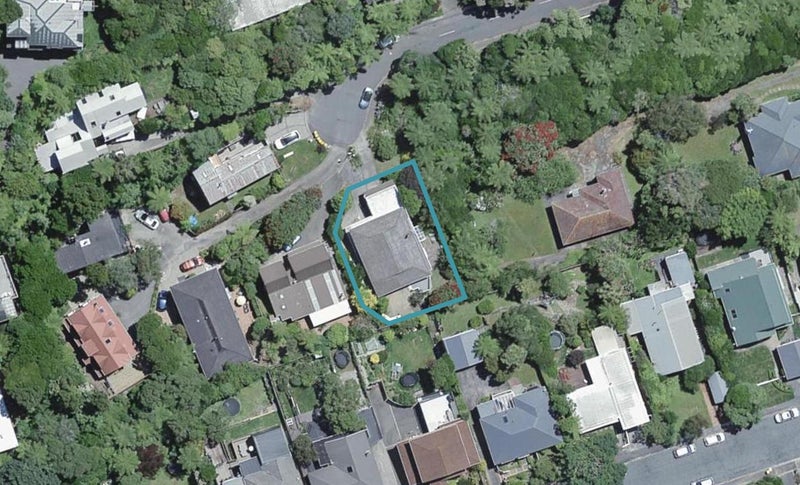 37 Homewood Crescent, Karori, Wellington - Carousel 1