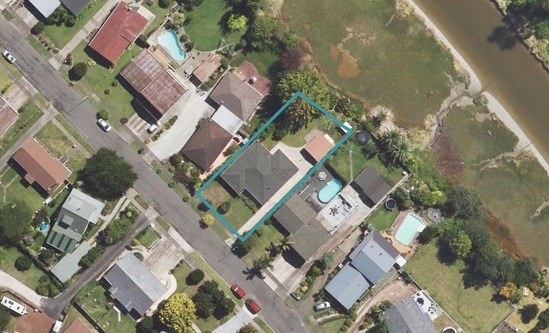 19 Fergusson Drive, Te Hapara, Gisborne - Carousel 1