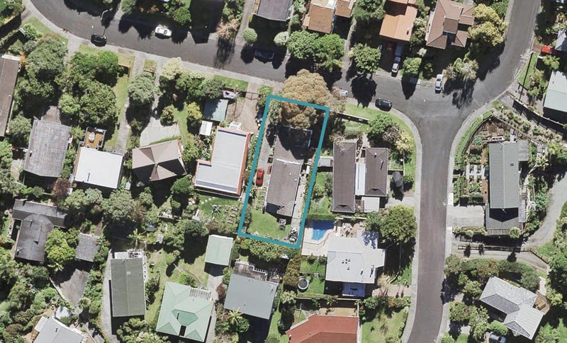 1/14 Valhalla Drive, Beach Haven, Auckland - Carousel 1