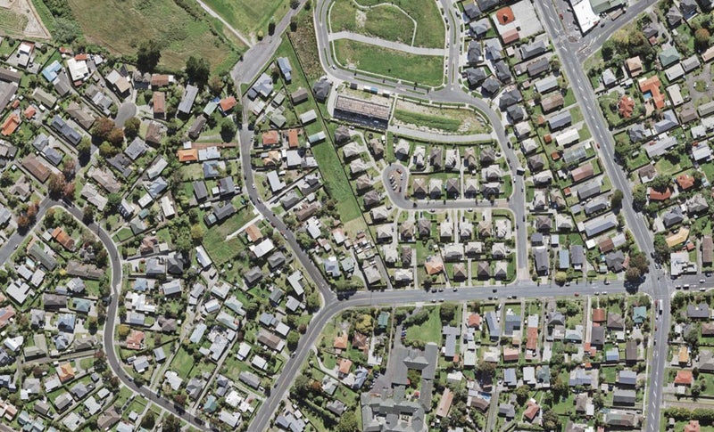 80 Mcleod Road, Te Atatu South, Auckland - Carousel 1