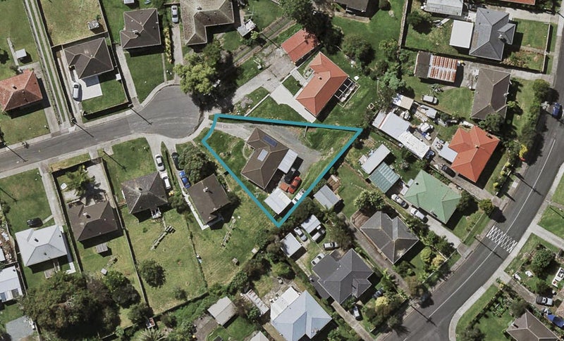 11 Gubb Place, Otara, Auckland - Carousel 1