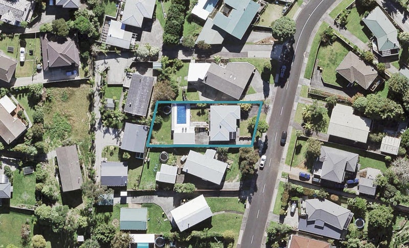 25 Lantana Road, Green Bay, Auckland - Carousel 1