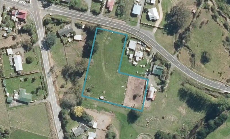 9 Makirikiri Road, CROFTON, MARTON - Carousel 1