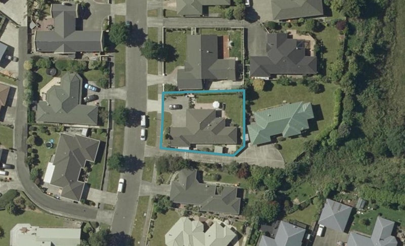 18 Abby Road, Fitzherbert, Palmerston North - Carousel 1