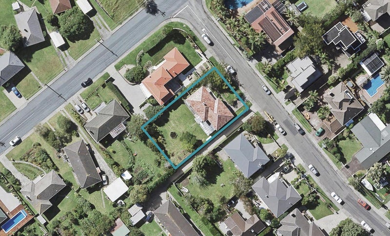 47 Merani Street, Narrow Neck, Auckland - Carousel 1
