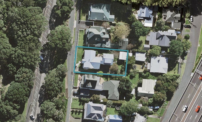13 Queen Street, Northcote Point, Auckland - Carousel 1