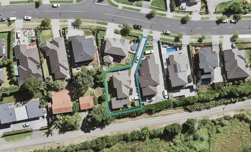 104 Lake Panorama Drive, Henderson Valley, Auckland - Carousel 1