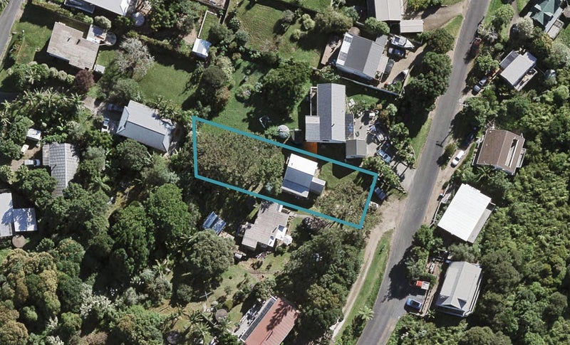21 Wellington Road, Surfdale, Waiheke Island - Carousel 1