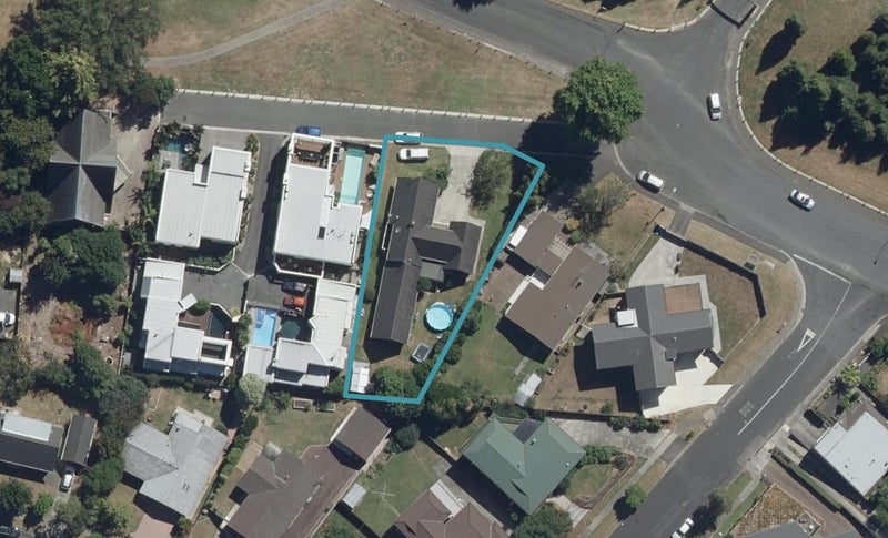 167 Lake Crescent, Hamilton Lake, Hamilton - Carousel 1