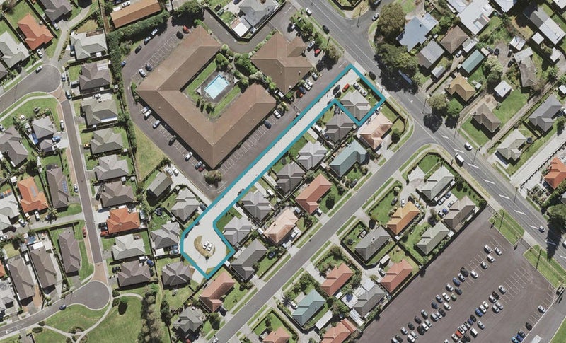 32 Tidal Road, Mangere, Auckland - Carousel 1