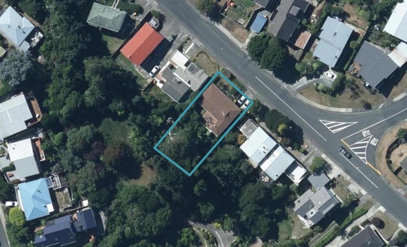 12 Penryn Drive, Camborne, Porirua - Carousel 1