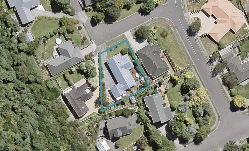 5 Carlow Grove, Birchville, Upper Hutt - Carousel 1