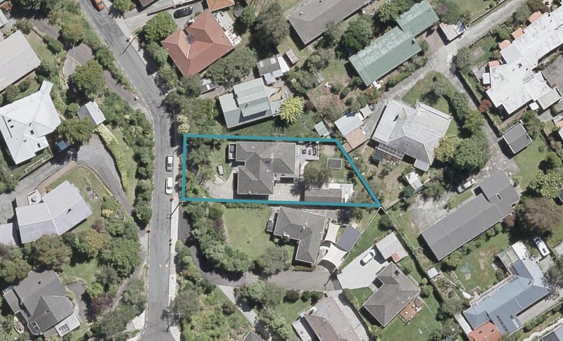 9 Prouse Grove, Silverstream, Upper Hutt - Carousel 1