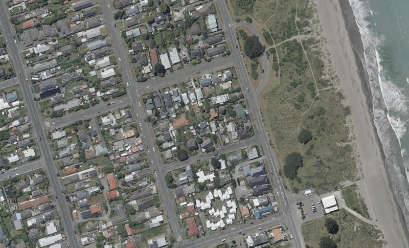 2/6 Drake Street, New Brighton, Christchurch - Carousel 1