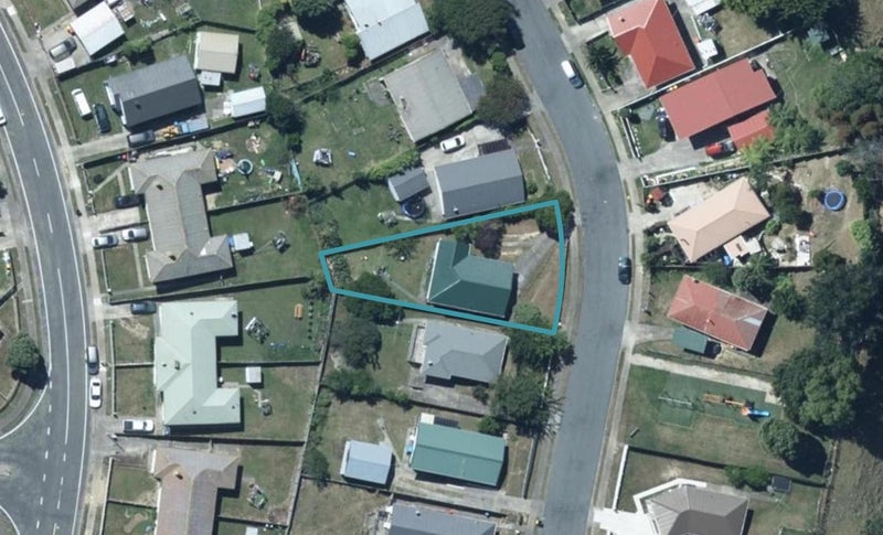 75 Arahura Crescent, Waitangirua, Porirua - Carousel 1