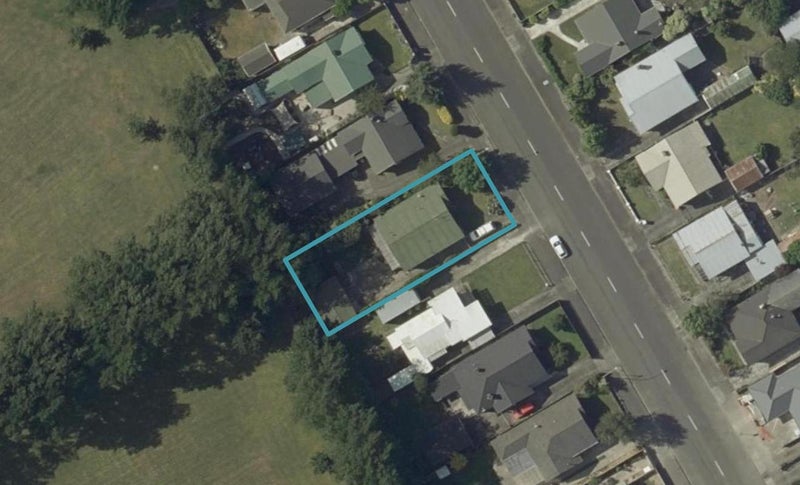 32 Shamrock Street, Takaro, Palmerston North - Carousel 1