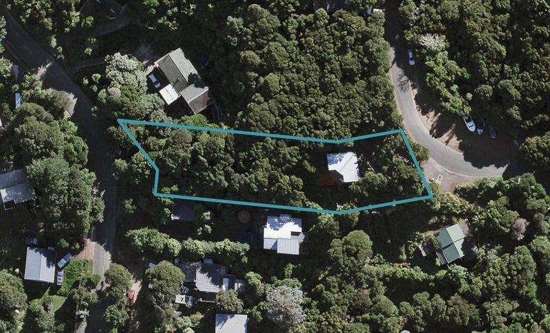 22 Okoka Road, Omiha, Waiheke Island - Carousel 1