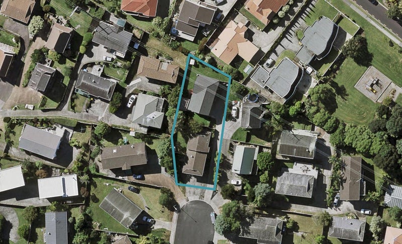 2/22 Thalia Place, Tōtara Vale, Auckland - Carousel 1