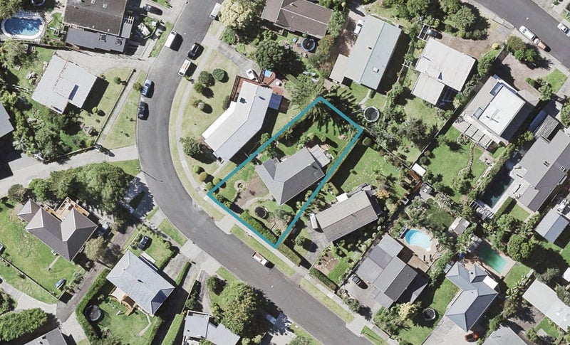 25 Cheriton Road, Mellons Bay, Auckland - Carousel 1