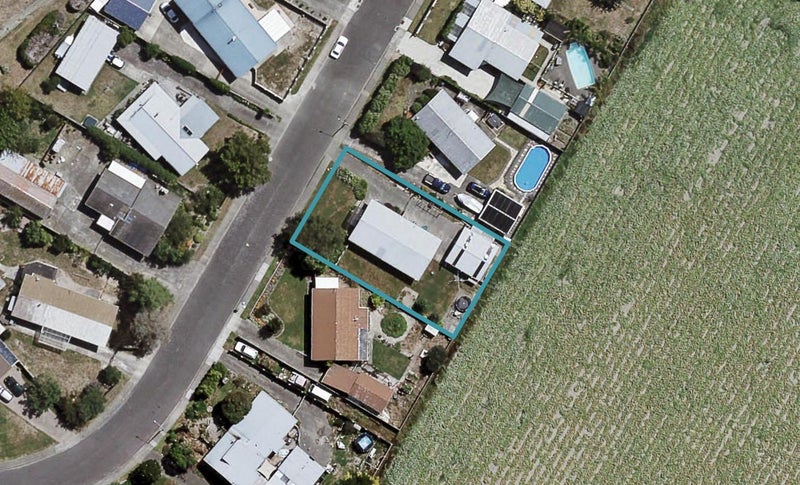 11 Sutton Avenue, Clive, Clive - Carousel 1