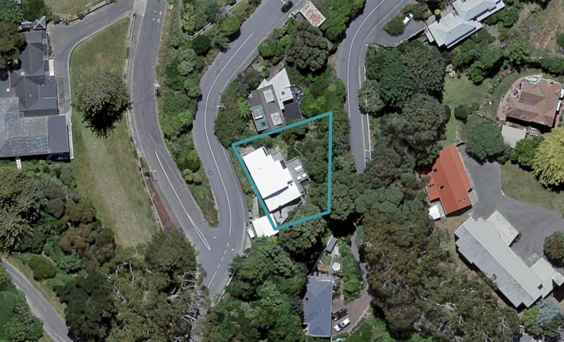 92 Tio Tio Road, Seatoun, Wellington - Carousel 1
