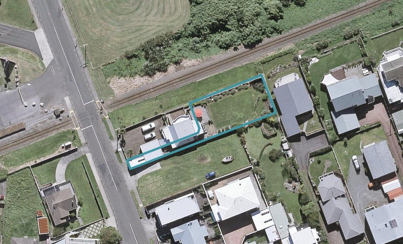 9B Bayly Road, Moturoa, New Plymouth - Carousel 1