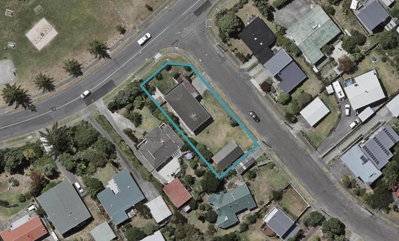 34 Queens Road, Waikanae Beach, Waikanae - Carousel 1