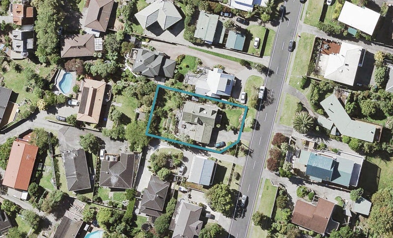 119 Arran Road, Browns Bay, Auckland - Carousel 1