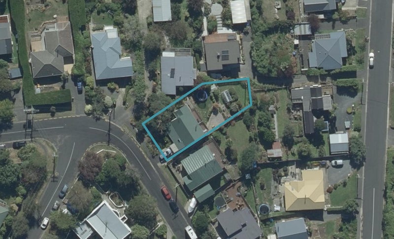 65 Marion Street, Macandrew Bay, Dunedin - Carousel 1
