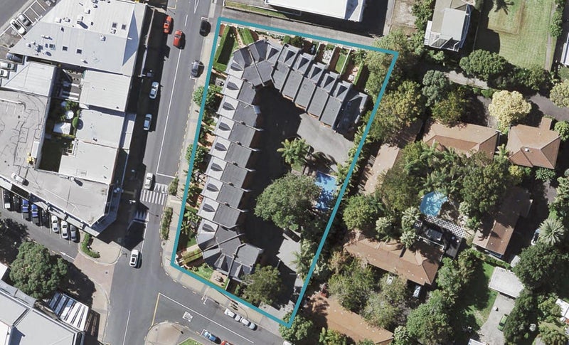 15/177 Hurstmere Road, Takapuna, Auckland - Carousel 1