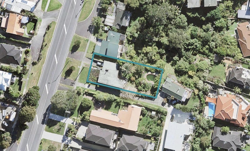 799 East Coast Road, Northcross, Auckland - Carousel 1