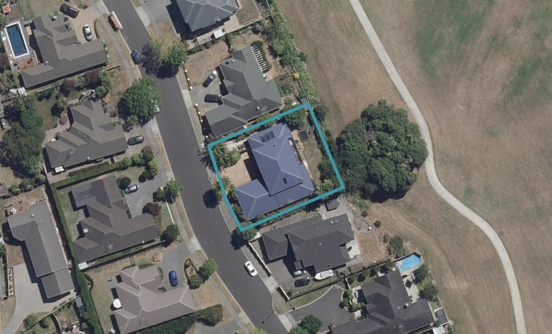 8 Gavin Heights, Rototuna, Hamilton - Carousel 1