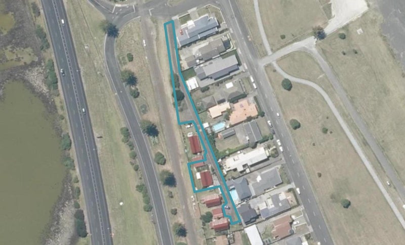 2/4 Domain Road, Westshore, Napier - Carousel 1