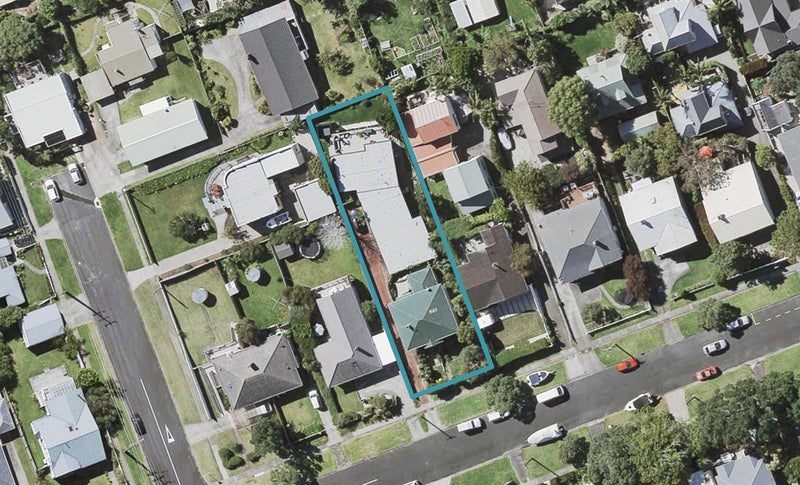2/32 Aramoana Avenue, Devonport, Auckland - Carousel 1