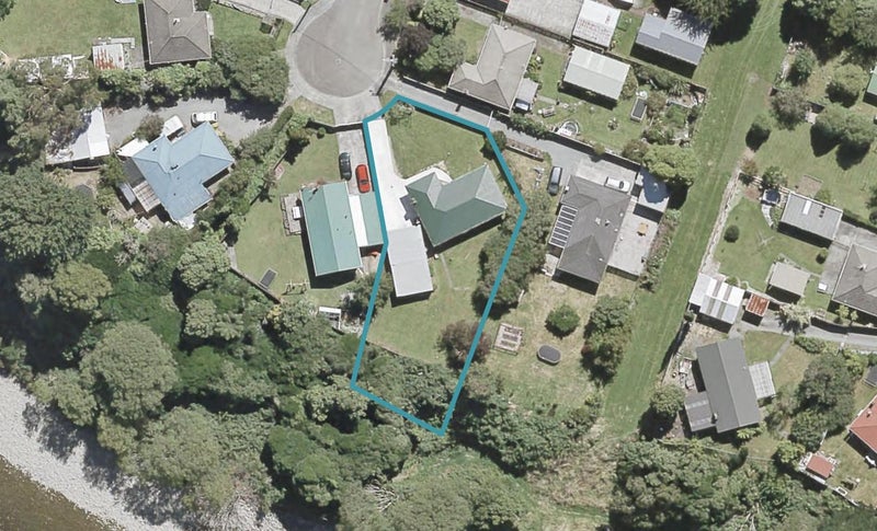 13 Waimarama Grove, Birchville, Upper Hutt - Carousel 1