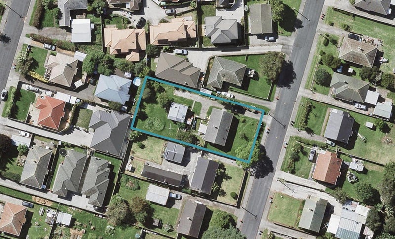 24 Coral Crescent, Panmure, Auckland - Carousel 1