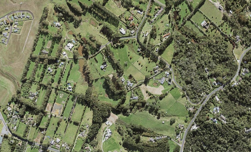 31 Hardens Lane, Paremoremo, Auckland - Carousel 1