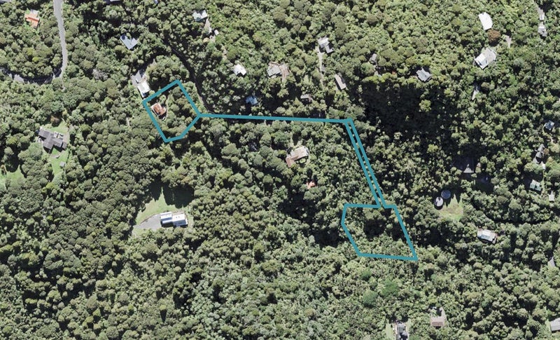 10 Cascade Avenue, Waiatarua, Auckland - Carousel 1