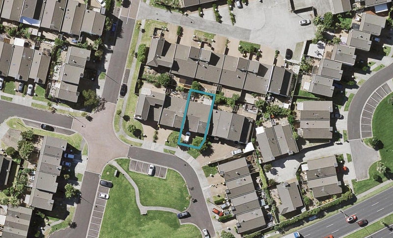 6 Nagle Place, Golflands, Auckland - Carousel 1