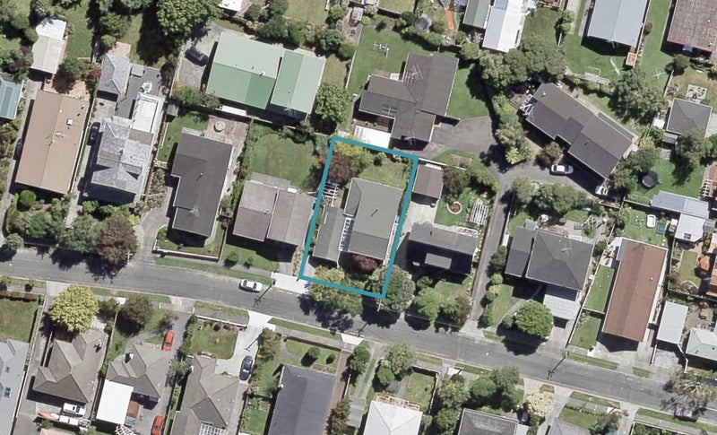 38 Fairfield Avenue, Fairfield, Lower Hutt - Carousel 1